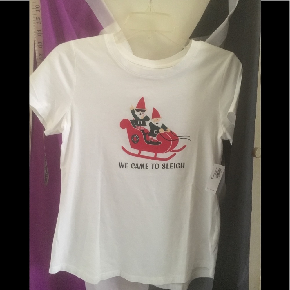 NWT Old Navy Christmas Tee XS